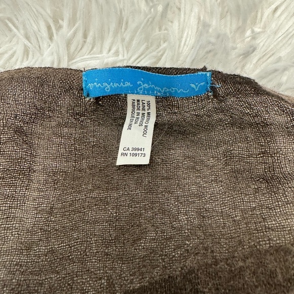 Large Virginia Johnson merino Wool Shawl - Picture 6 of 8